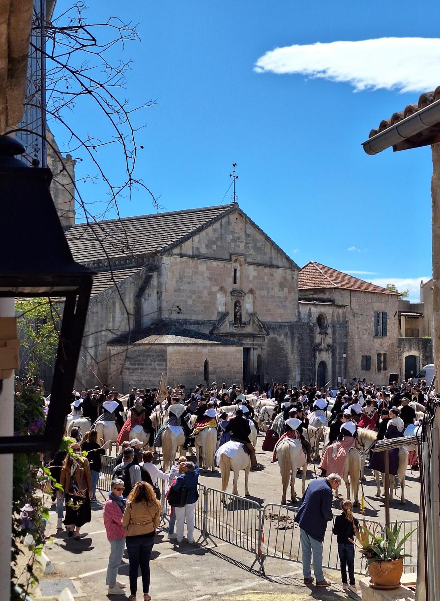 La Garriguette Appart Centre Historique Calme Climatise 6 Couchages Arles Bagian luar foto